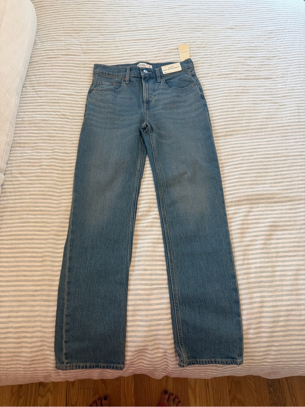 Abercrombie Mid Rise Relaxed Jeans